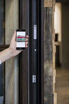 Die REHAU Window.ID schafft sichert Effizienz, Nachhaltigkeit und Zukunftsfähigkeit entlang der gesamten Wertschöpfungskette. © REHAU Industries SE & Co. KG Die REHAU Window.ID schafft sichert Effizienz, Nachhaltigkeit und Zukunftsfähigkeit entlang der gesamten Wertschöpfungskette. © REHAU Industries SE & Co. KG