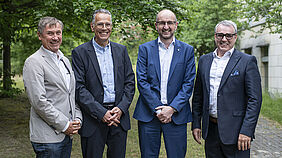 v.l.n.r.: Dr.-Ing. Michael Szerman (VEKA), Dr. Michael Stöger (REHAU), Frank Zimmermann (REHAU), Christian Fischer (Schüco) © Sarah Heuser/GKFP e.V.