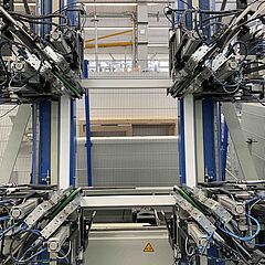 Eckverschweißen von Kunststoff-Fenstern. Bild: Veka